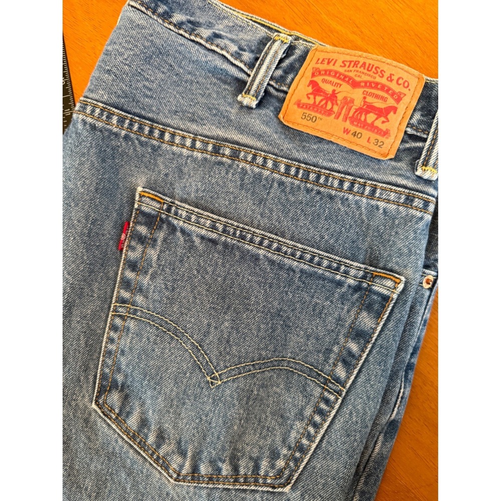 Levis 550 Relaxed Fit Tapered Leg Jeans Mens 40x32 Medium Wash Blue Denim